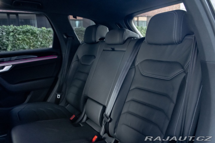 Volkswagen Touareg 4Motion R-Line/ Masážne 2021