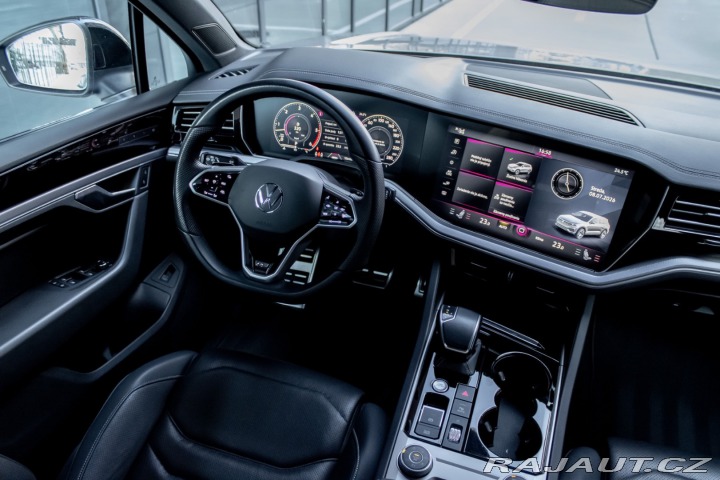 Volkswagen Touareg 4Motion R-Line/ Masážne 2021