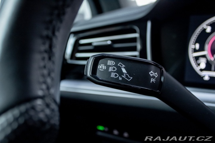 Volkswagen Touareg 4Motion R-Line/ Masážne 2021
