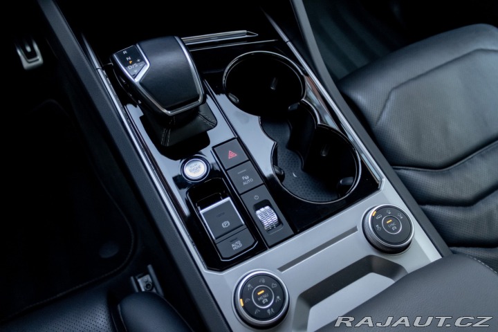 Volkswagen Touareg 4Motion R-Line/ Masážne 2021
