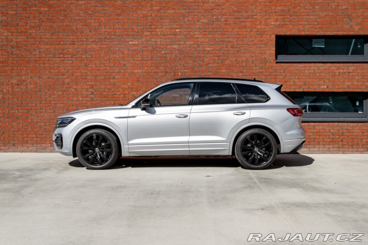 Volkswagen Touareg 4Motion R-Line/ Masážne 2021