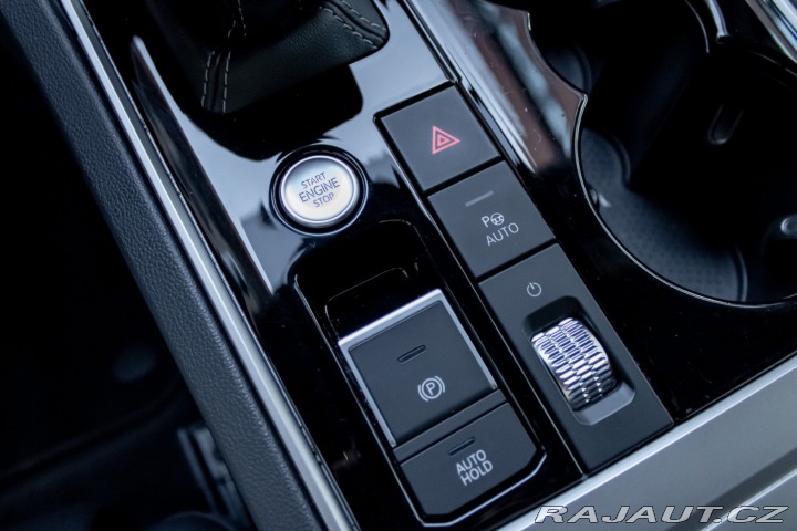 Volkswagen Touareg 4Motion R-Line/ Masážne 2021