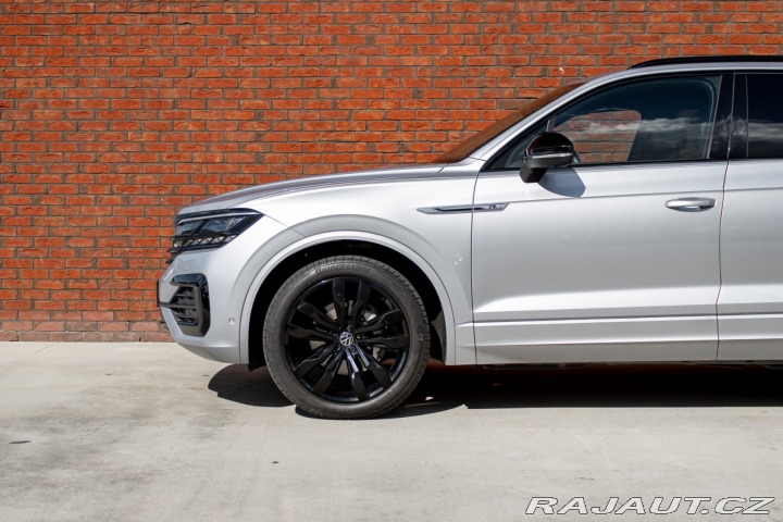 Volkswagen Touareg 4Motion R-Line/ Masážne 2021
