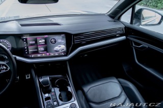 Volkswagen Touareg 4Motion R-Line/ Masážne 2021
