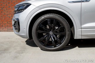 Volkswagen Touareg 4Motion R-Line/ Masážne 2021