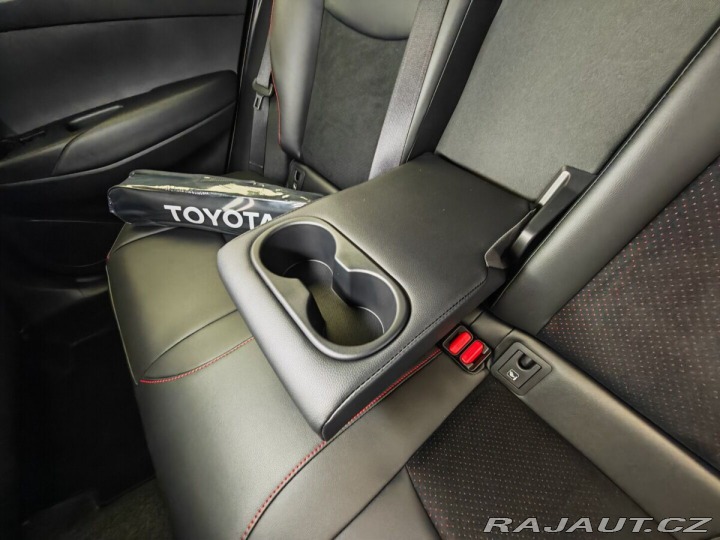 Toyota Corolla Cross 2.0 Hybrid ( 178 k ) 4x4 1800