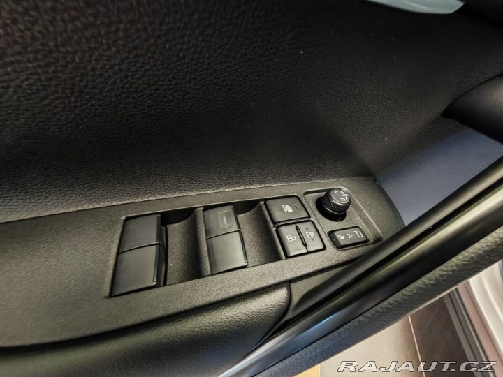 Toyota Corolla Cross 2.0 Hybrid ( 178 k ) 4x4 1800