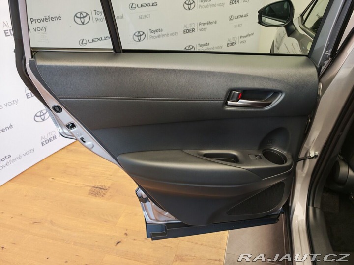 Toyota Corolla Cross 2.0 Hybrid ( 178 k ) 4x4 1800