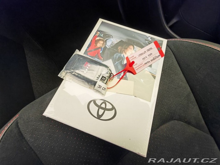 Toyota Corolla Cross 2.0 Hybrid ( 178 k ) 4x4 1800