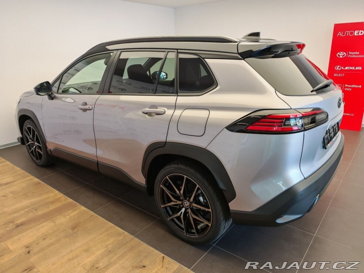 Toyota Corolla Cross 2.0 Hybrid ( 178 k ) 4x4 1800