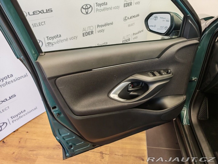Toyota Yaris Cross 1.5 Hybrid ( 115k ) e-CVT 1800