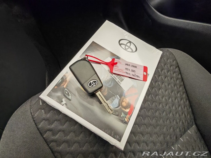 Toyota Yaris Cross 1.5 Hybrid ( 115k ) e-CVT 1800