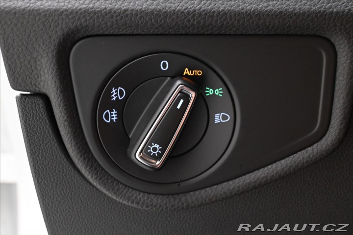 Volkswagen Touran 2,0 TDI 110 kW DSG COMFOR 2022