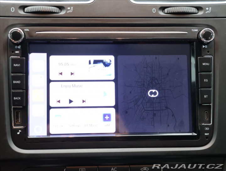 Volkswagen Golf 1,4 16V 59kW Klima Trendl 2010