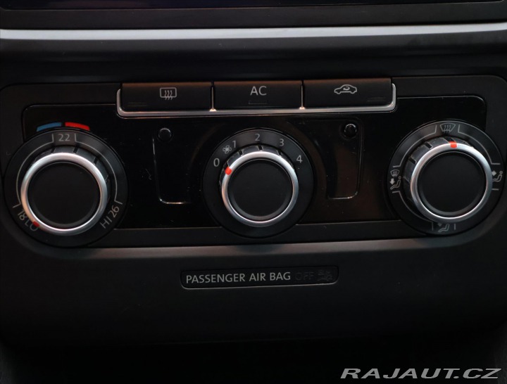 Volkswagen Golf 1,4 16V 59kW Klima Trendl 2010