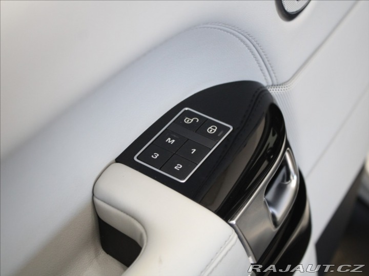 Land Rover Range Rover 3,0 TDV6 190kW Pano.Výpro 2014