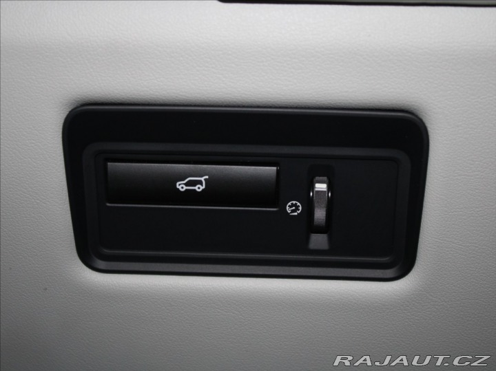 Land Rover Range Rover 3,0 TDV6 190kW Pano.Výpro 2014