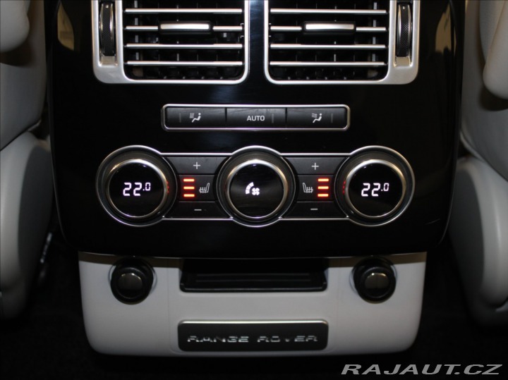 Land Rover Range Rover 3,0 TDV6 190kW Pano.Výpro 2014