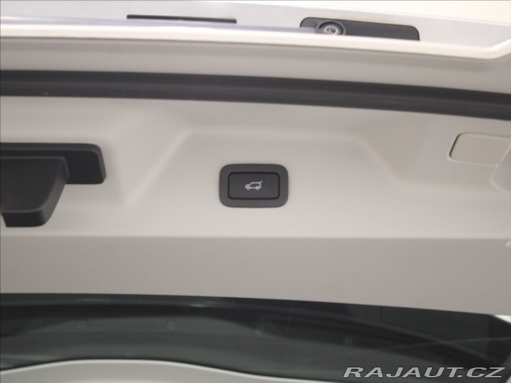 Land Rover Range Rover 3,0 TDV6 190kW Pano.Výpro 2014