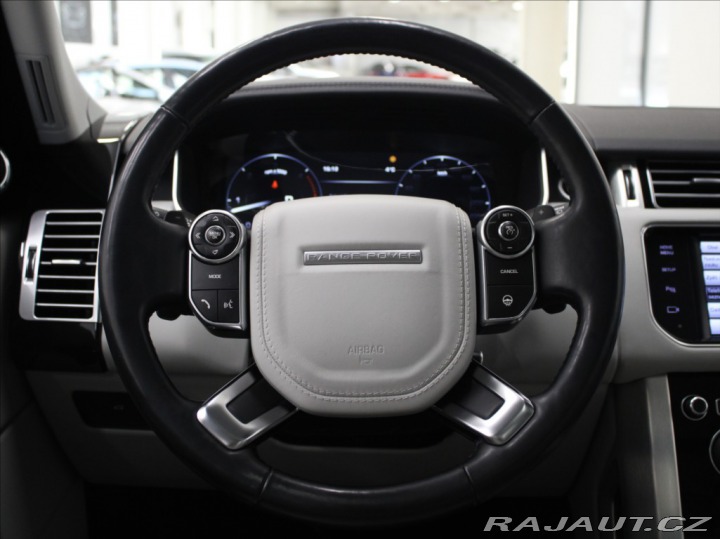 Land Rover Range Rover 3,0 TDV6 190kW Pano.Výpro 2014