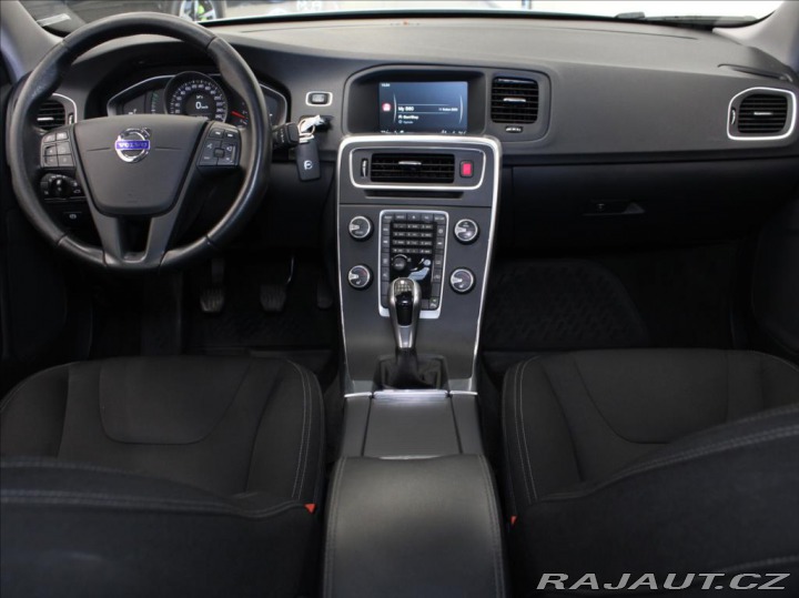 Volvo S60 2,0 D3 110kW MT NAVI Ligh 2016