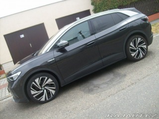 Volkswagen ID.4 0,0 PRO 5/2021 TEP.ČERP 2021