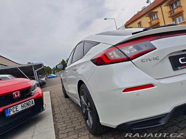 Honda Civic 2.0 e:HEV SPORT SKLADEM 2026