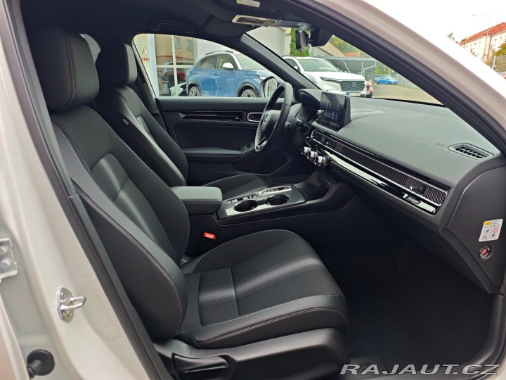 Honda Civic 2.0 e:HEV SPORT SKLADEM 2026