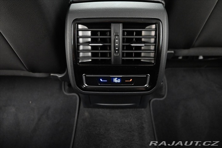 Volkswagen Passat 2,0 TDI 110 kW DSG ELEGAN 2023