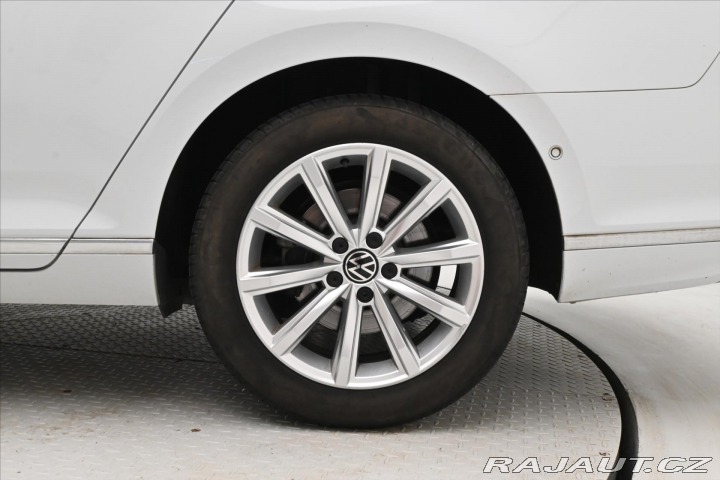 Volkswagen Passat 2,0 TDI 110 kW DSG ELEGAN 2023