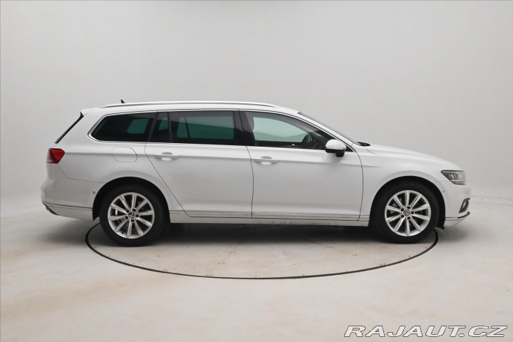 Volkswagen Passat 2,0 TDI 110 kW DSG ELEGAN 2023