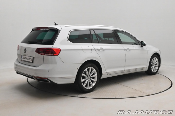 Volkswagen Passat 2,0 TDI 110 kW DSG ELEGAN 2023