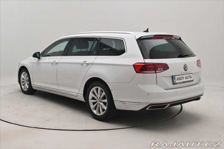 Volkswagen Passat 2,0 TDI 110 kW DSG ELEGAN 2023