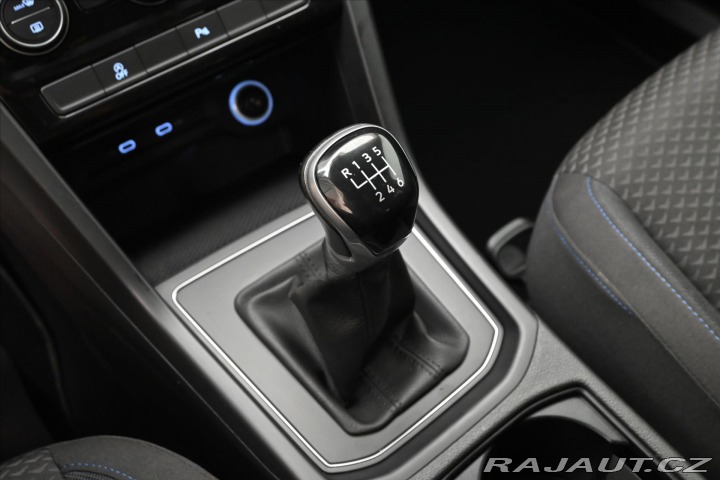 Volkswagen Touran 2,0 TDI 110kW TAŽNÉ LED Z 2020