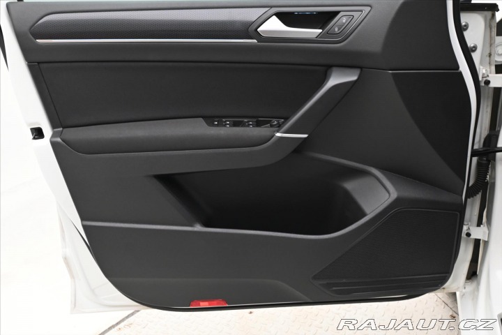 Volkswagen Touran 2,0 TDI 110kW TAŽNÉ LED Z 2020