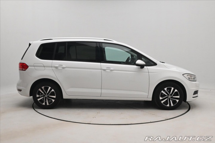 Volkswagen Touran 2,0 TDI 110kWTAŽNÉ LED Zá 2020