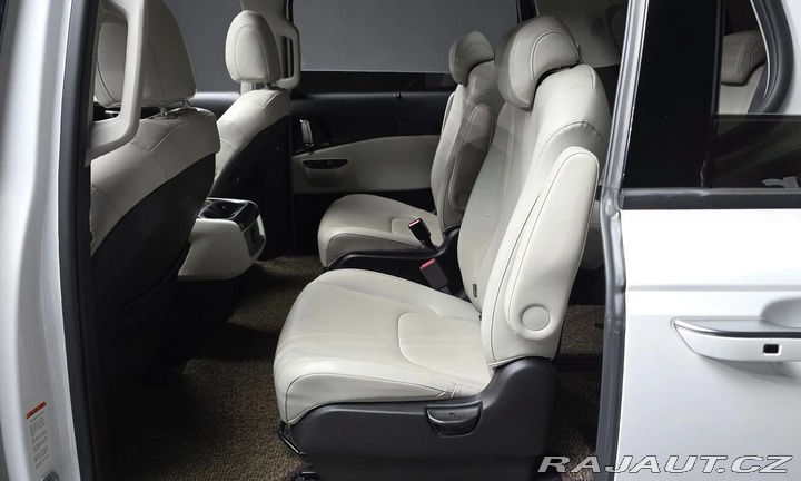 Kia Carnival NOBLESSE 3.5V6 2021