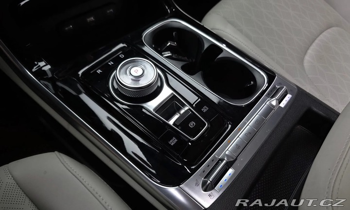 Kia Carnival NOBLESSE 3.5V6 2021