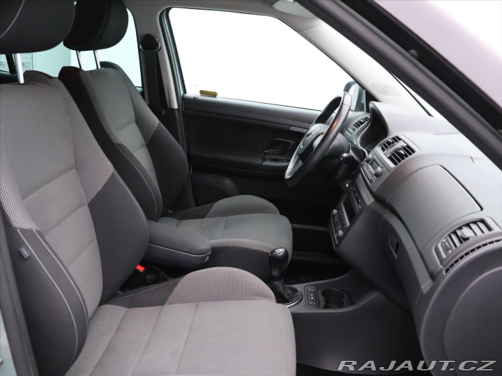Škoda Fabia 1.2 i 51kW Elegance Sport 2010