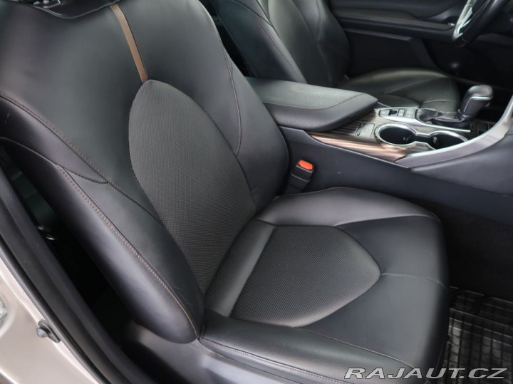 Toyota Camry 2.5,Hybrid,Executive,131K 2019
