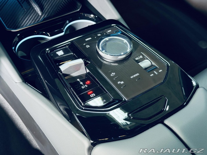 BMW 5 520i*ZÁRUKA*TAŽNÉ*HARM&am 2025