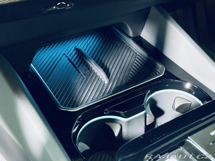 BMW 5 520i*ZÁRUKA*TAŽNÉ*HARM&am 2025