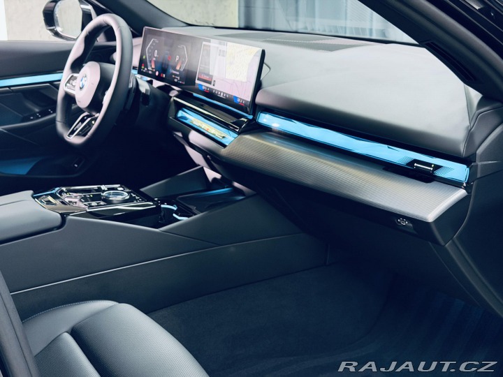 BMW 5 520i*ZÁRUKA*TAŽNÉ*HARM&am 2025