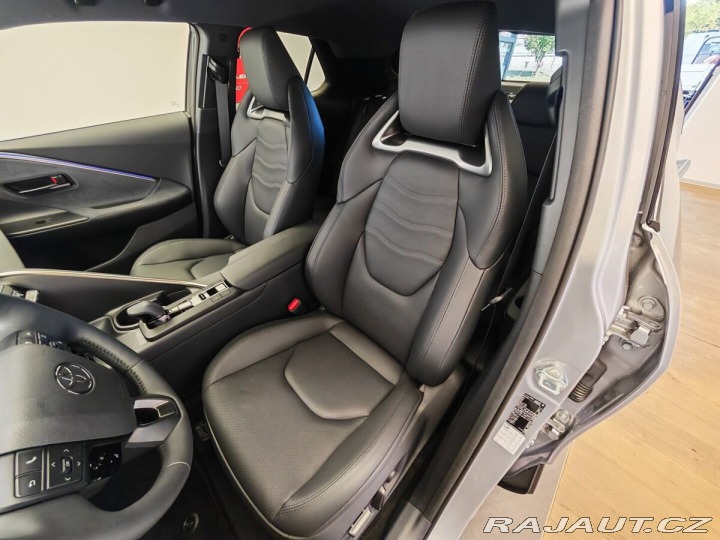 Toyota C-HR 2.0 Plug - in Hybrid ( 22 2026