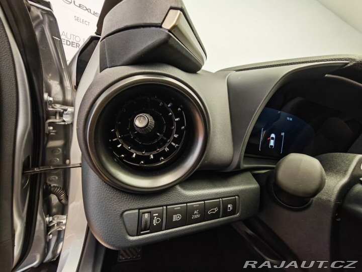 Toyota C-HR 2.0 Plug - in Hybrid ( 22 2026