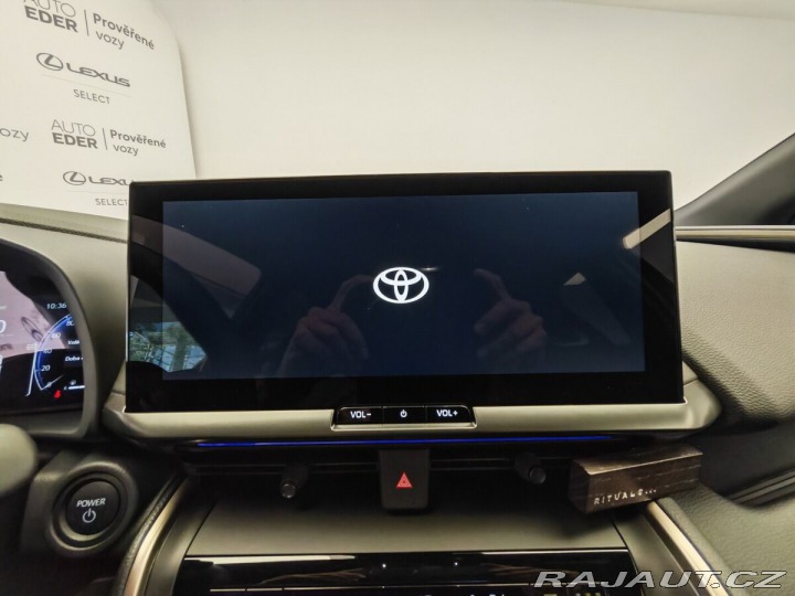 Toyota C-HR 2.0 Plug - in Hybrid ( 22 2026