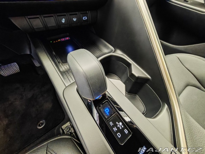 Toyota C-HR 2.0 Plug - in Hybrid ( 22 2026