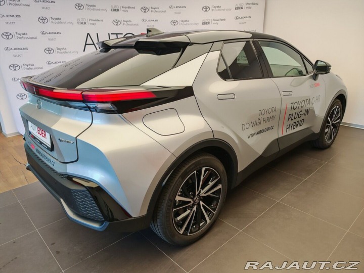Toyota C-HR 2.0 Plug - in Hybrid ( 22 2026