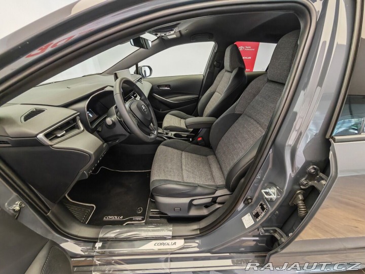 Toyota Corolla 2.0 Hybrid e-CVT Style 1800