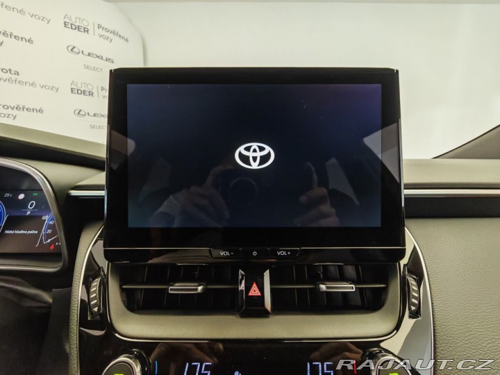 Toyota Corolla 2.0 Hybrid e-CVT Style 1800